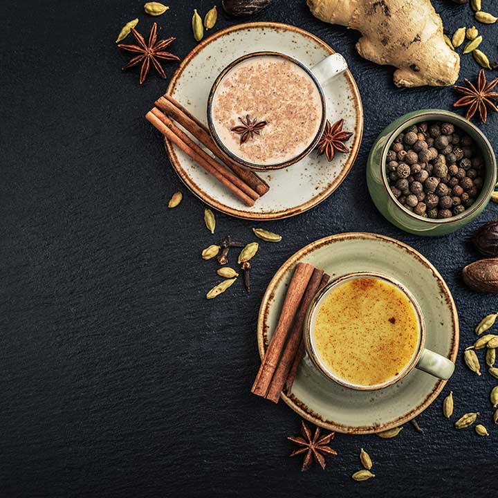 GOLDEN MILK Y MASALA CHAI SON SABORES INTENSOS DE LA AYÚRVEDA PARA PREPARAR BEBIDAS LATTES