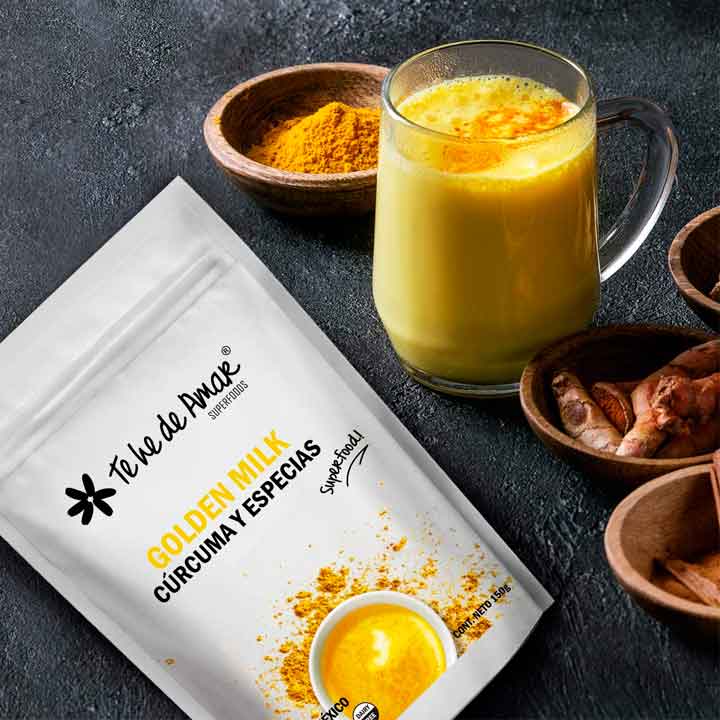 GOLDEN MILK TE HE DE AMAR, LECHE DORADA, O LECHE DE CÚRCUMA ES UNA RECETA AYURVÉDICA HECHA PARA DESCANSAR MEJOR, ES UN GRAN ANALGÉSICO Y TIENE MUCHOS BENEFICIOS DE SALUD